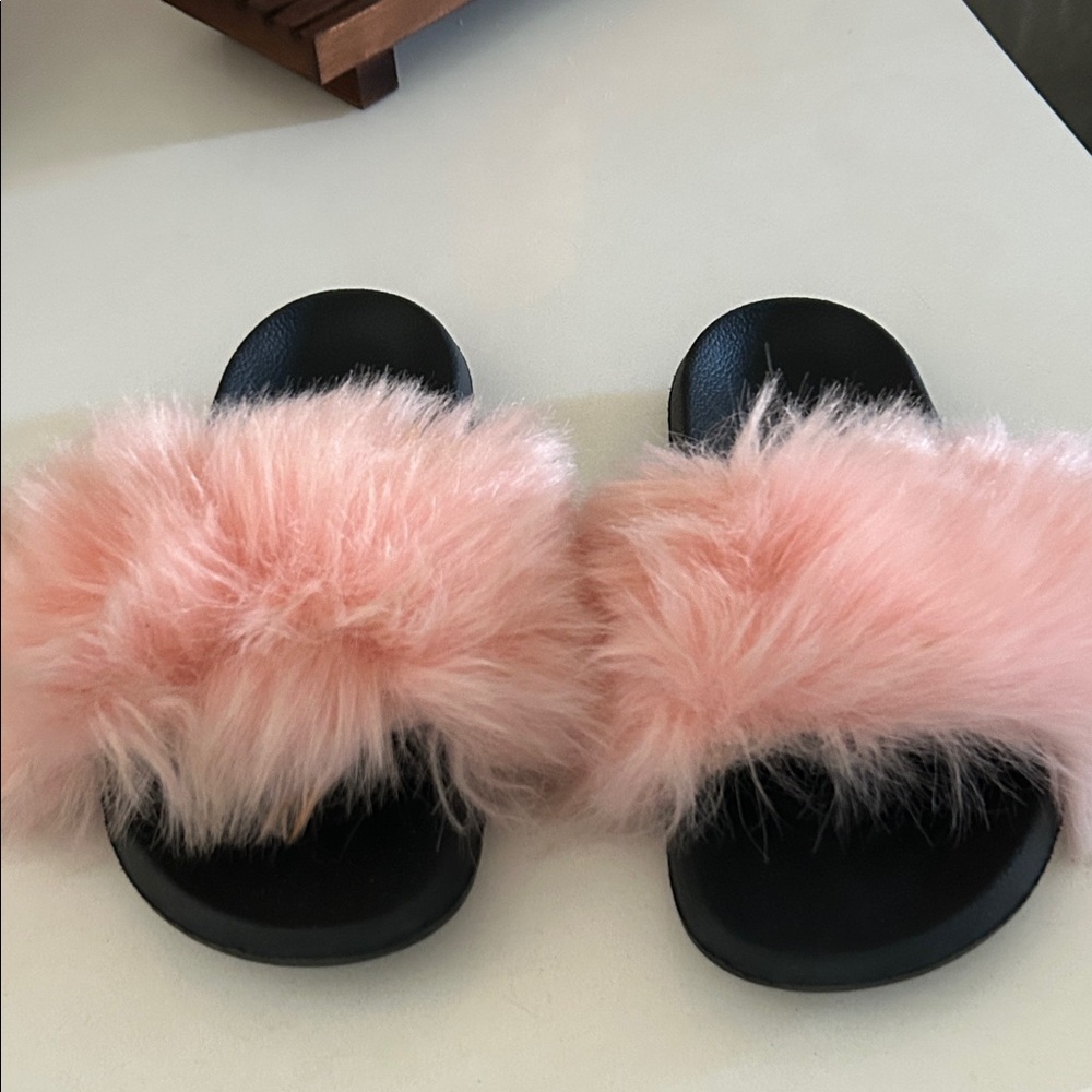 Cozy Pink Fluffy Women's Slippers